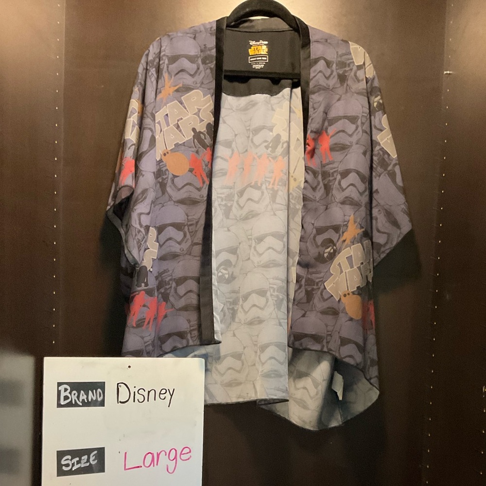 LastChanceB4GoodWill Star Wars Woman’s Casual Shirt - Gray and Orange